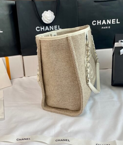 Grand shopping Beach Canvas Tote Bag In Gray With Silver Tone Chain Link - Image 4