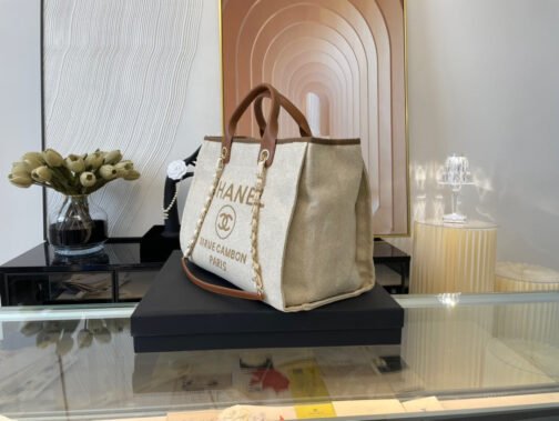 Grand shopping Beach Canvas Tote Bag In Beige with Brown Shoulder Straps - Image 2