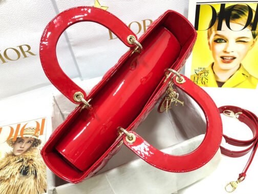 Large Bag In Red Cannage Patent Calfskin - Image 7